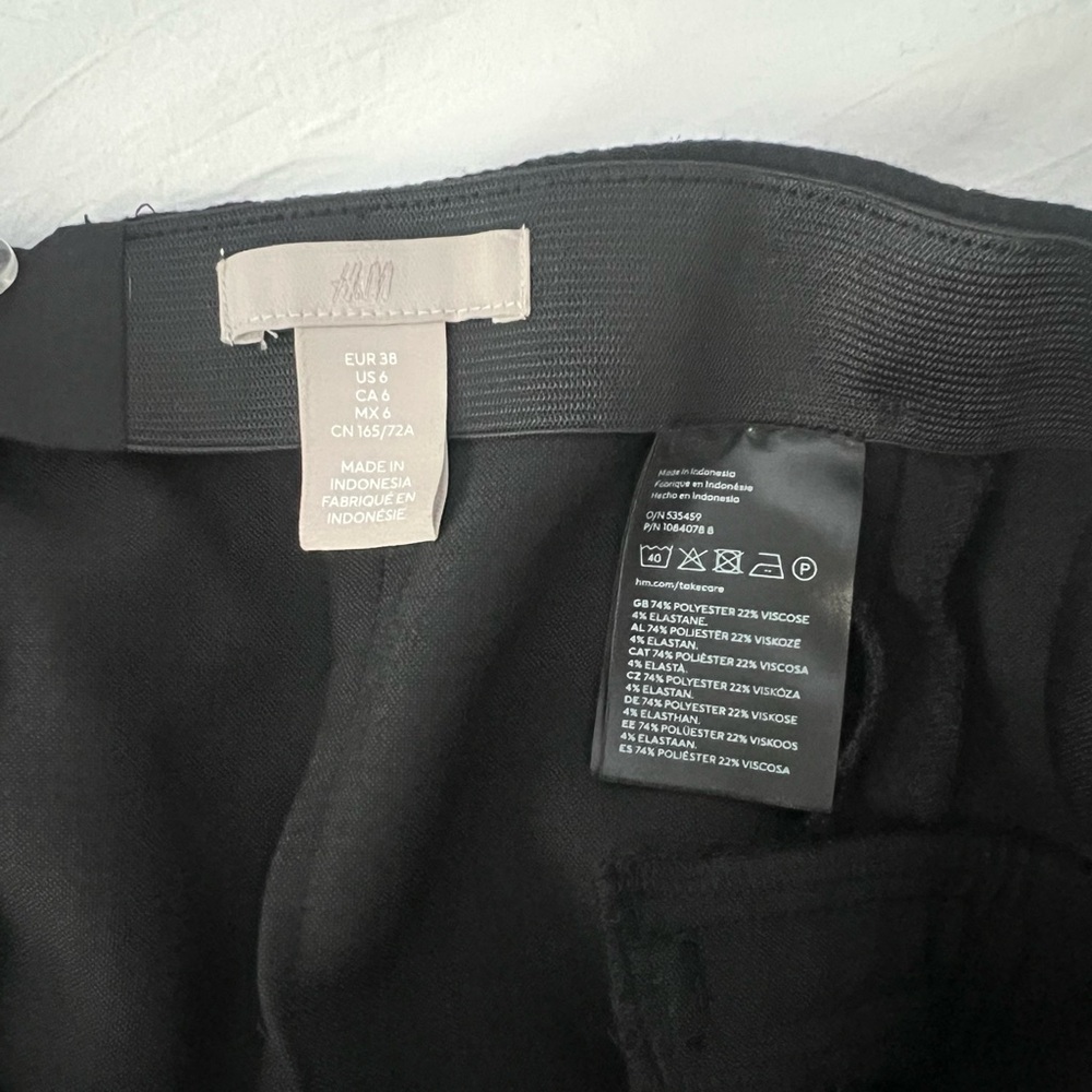 H&M Black Button Skirt - Picture 2 of 2